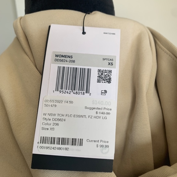 Nike cream hooded jacket - Picture 4 of 4